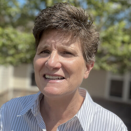 Abbi Laushine headshot