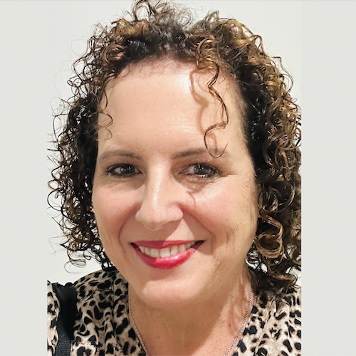 Jen Bonilla headshot