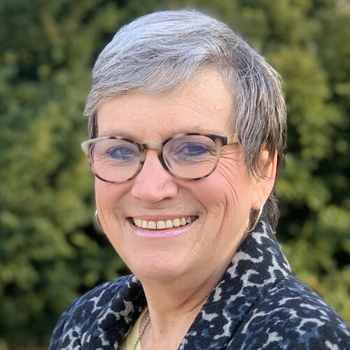 Kim Smith headshot
