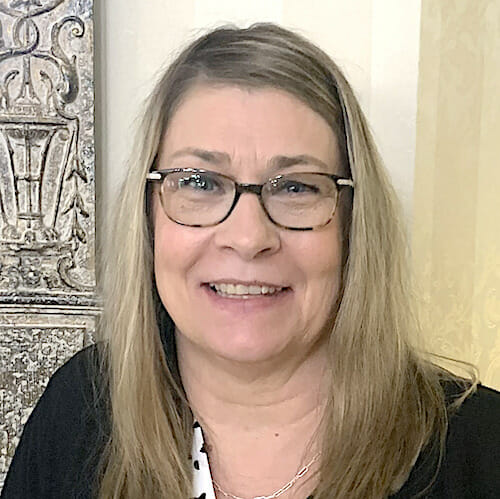 Teresa Glidden headshot