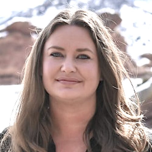 Trisha Thomas headshot